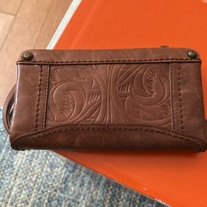 The Sak Silverlake Wristlet • 7 1/4 x 4”